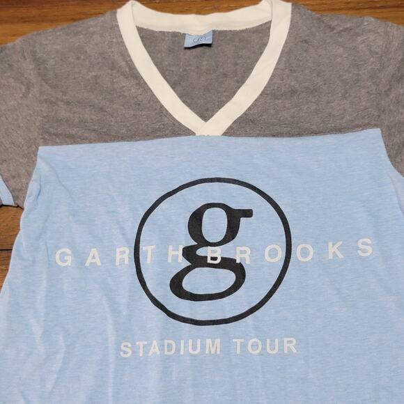 Garth Brooks Lt Blue & Grey V-Neck Baseball Style Tee "Stadium Tour - Size Small - Picture 2 of 6